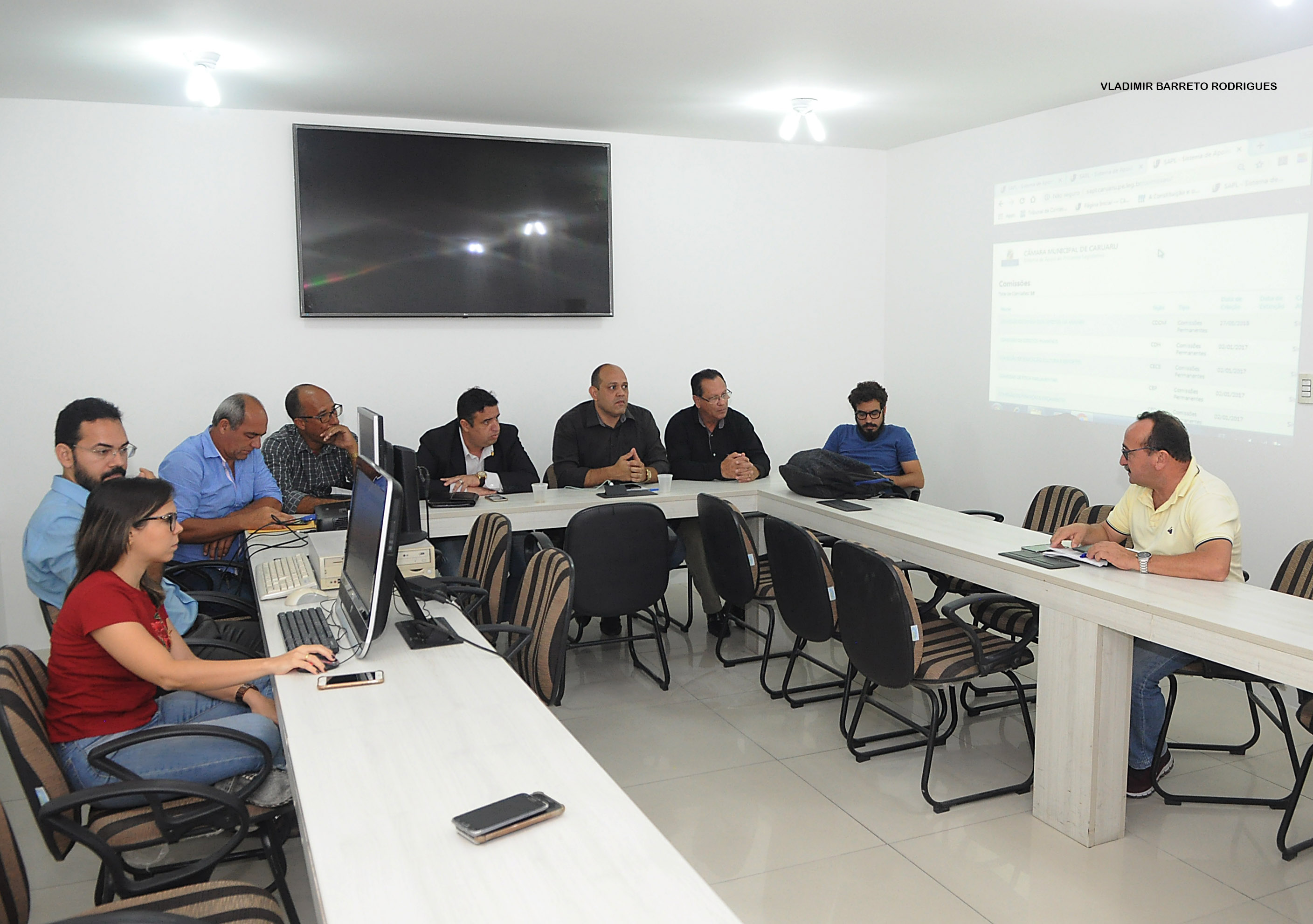 Aumento de salário dos professores mobiliza reunião extraordinária das comissões da Câmara de Caruaru