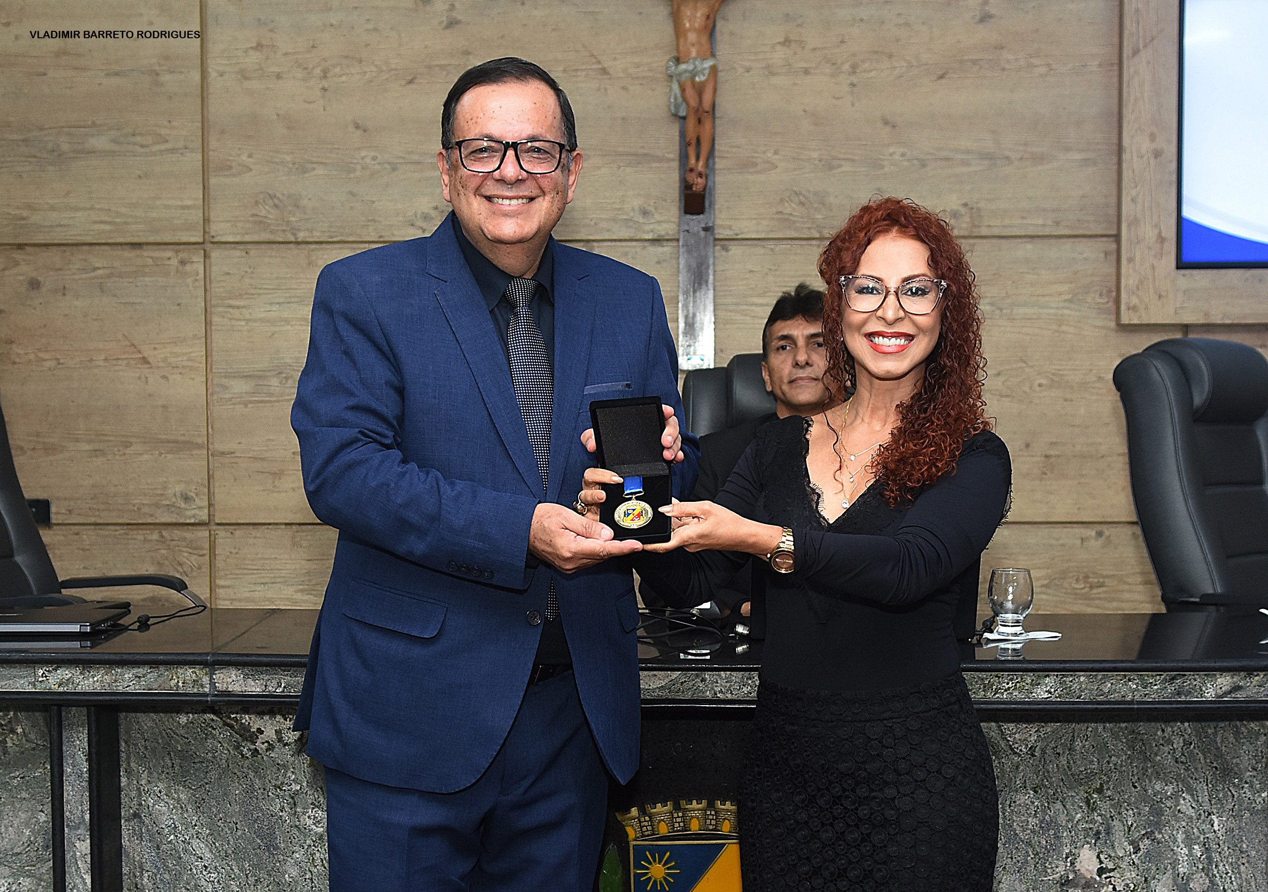 Em solenidade, Câmara Municipal de Caruaru homenageia Pastor por trabalho social desenvolvido no município