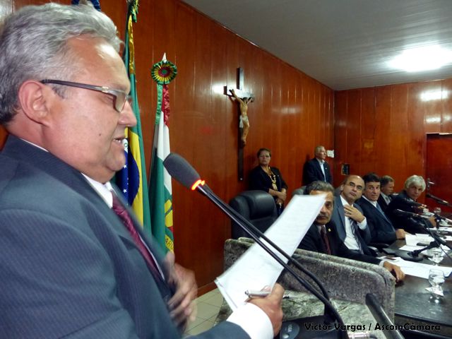 Líder da oposição cobra demandas da prefeitura