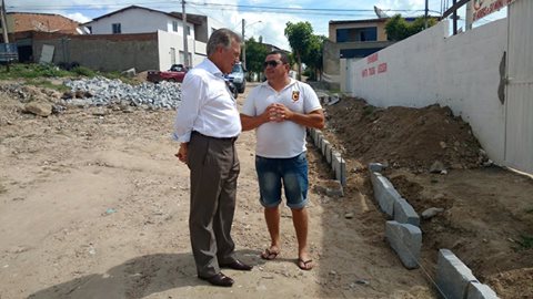 Lula Tôrres realiza visita a obras e atendimento à população