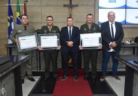 Militares são homenageados com honrarias durante solenidade nesta sexta (22)