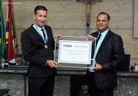 Pastor recebe Título e Medalha em solenidade no Poder Legislativo 