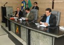 Reunião pública com presença de agentes comunitários