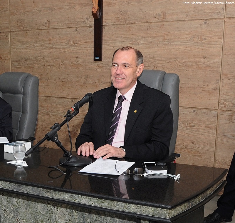 Ricardo Liberato realiza visitas durante recesso