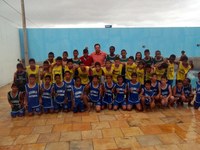 Rozael inaugura mais uma escolinha de futebol